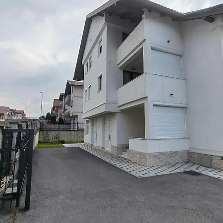 بيت ضيافة Apartman Trg Vranjes