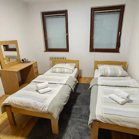 بيت ضيافة Apartman Trg *