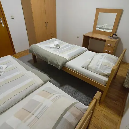 Apartman Trg بيت ضيافة